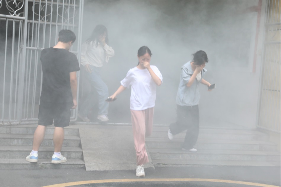 消防疏散演练现场 消防疏散演练现场